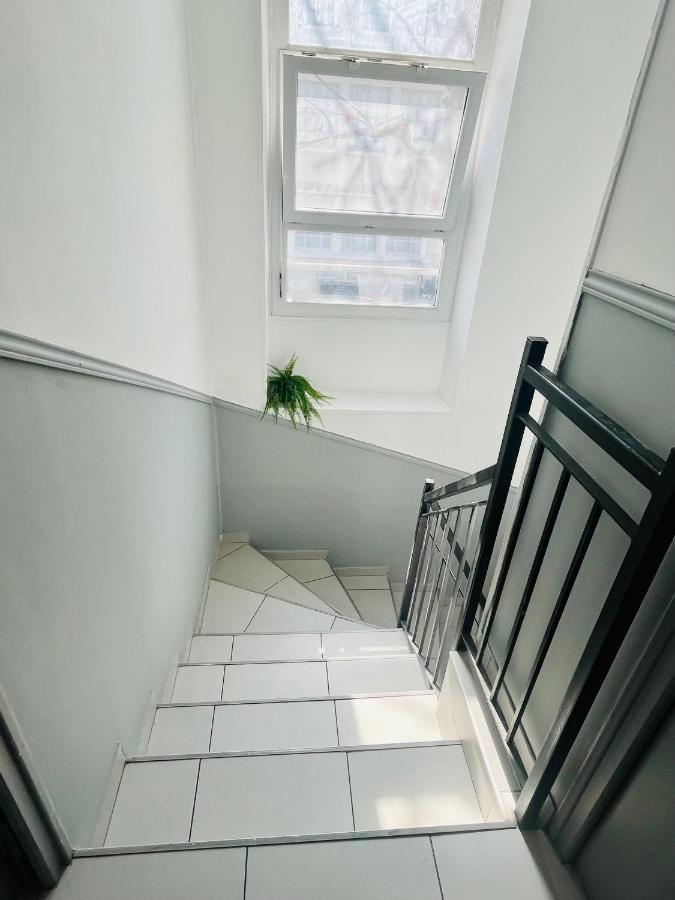 Superbe Duplex Design Neuf 2 Chambres, Climatise Tout Confort, Facile D,Acces Stationnement Gratuit Marseille Exterior photo